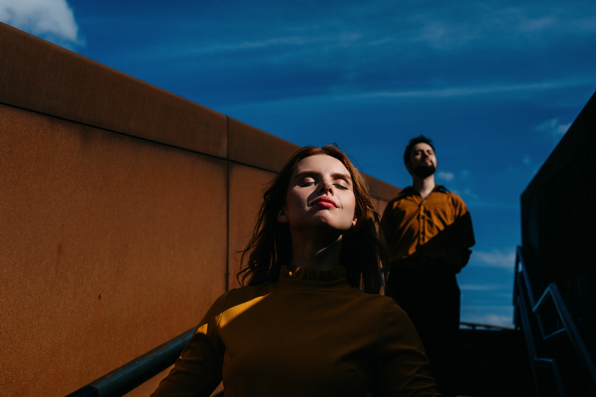 Sesja zakochanych w Warszawie nad Wisłą