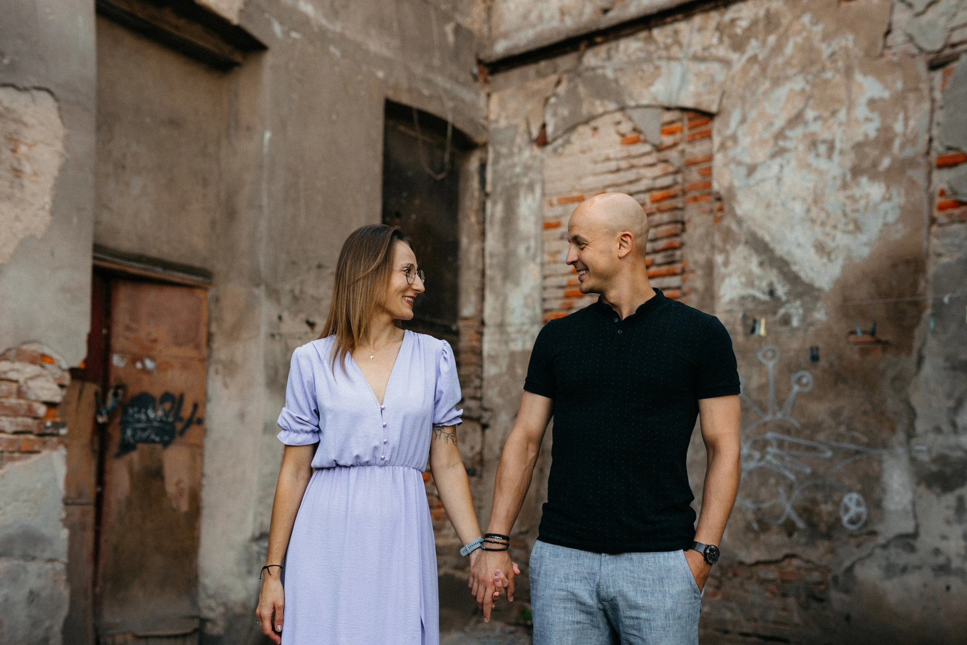 sesja narzeczeńska na bałutach kamienica