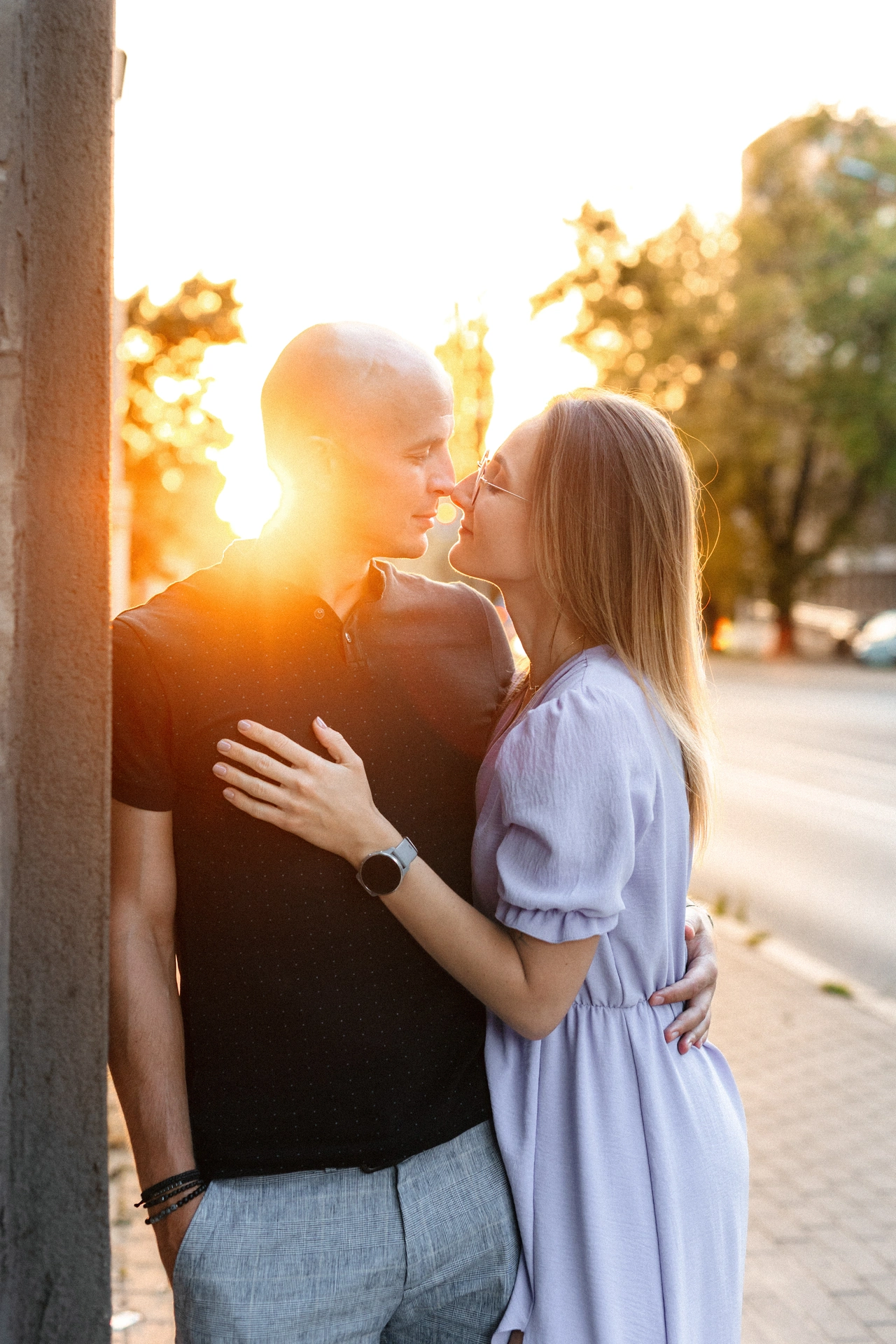 sesja narzeczeńska na bałutach w golden hour