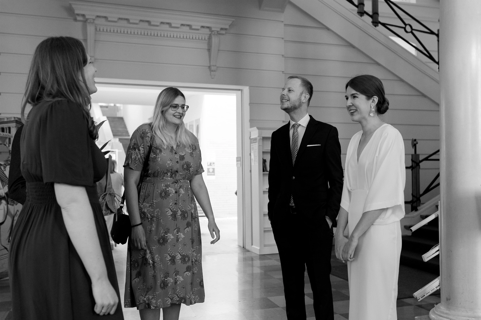 ślub cywilny i przyjęcie W Tataraku młodzi z gośćmi