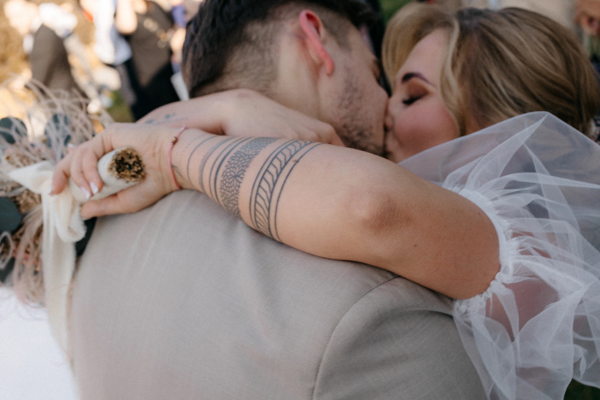 ślub humanistyczny w łodzi pocałunek