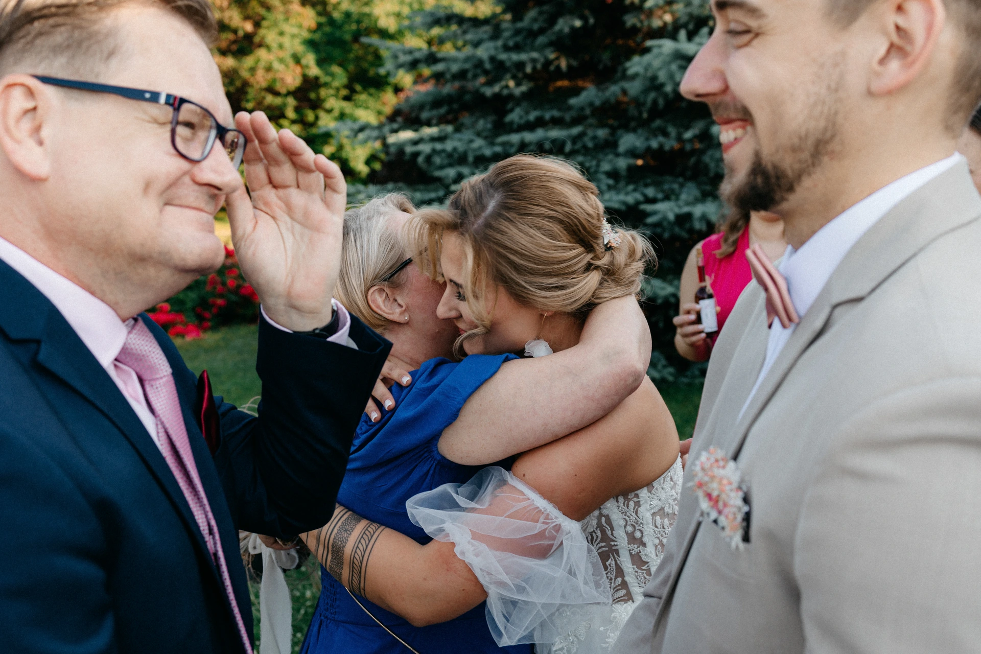 ślub humanistyczny w łodzi uściski