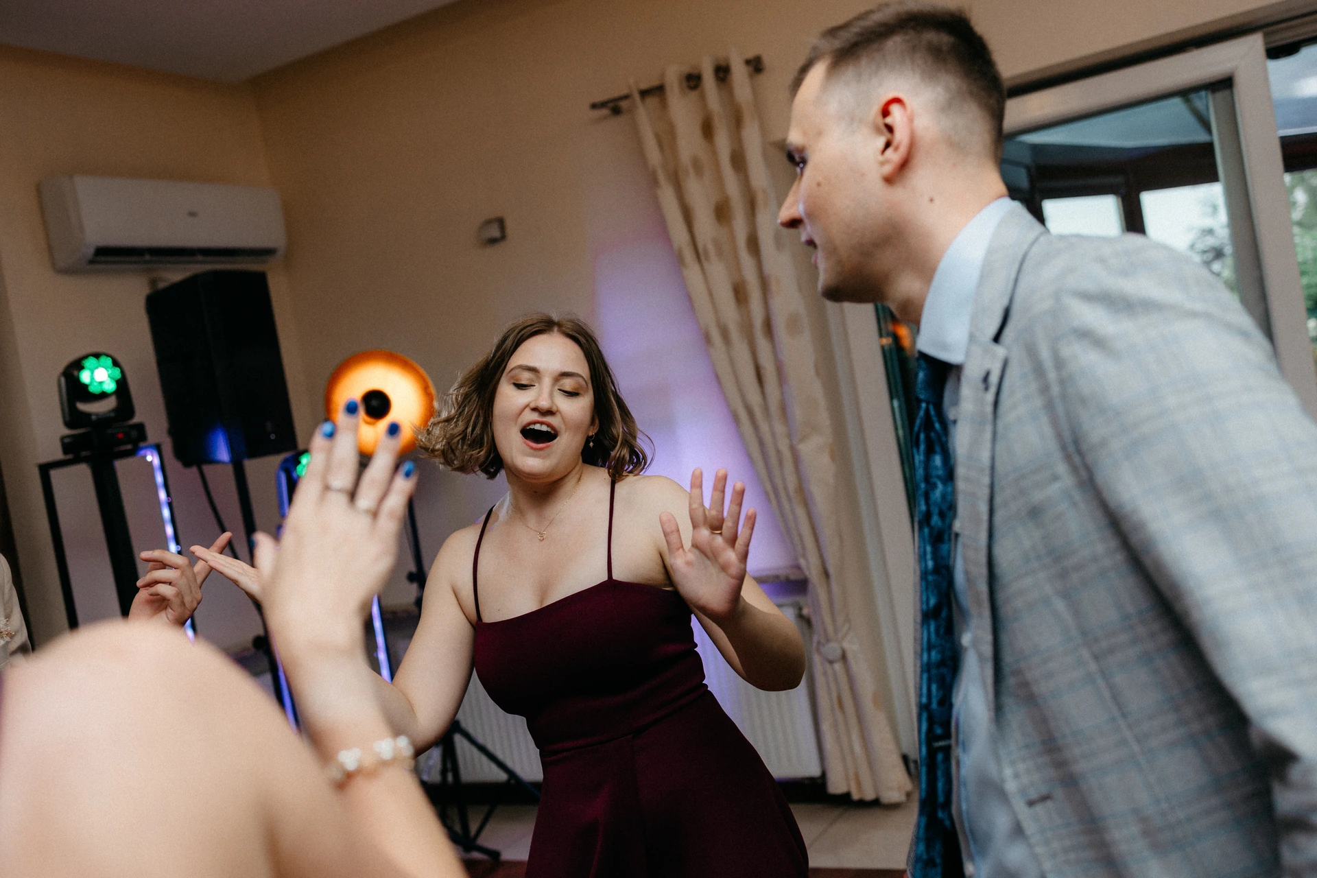 ślub humanistyczny w łodzi parkiet