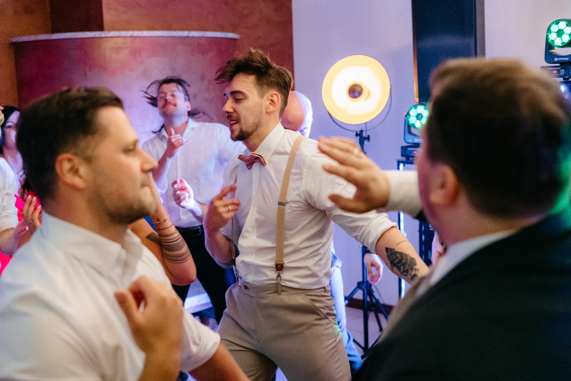 ślub humanistyczny w łodzi parkiet