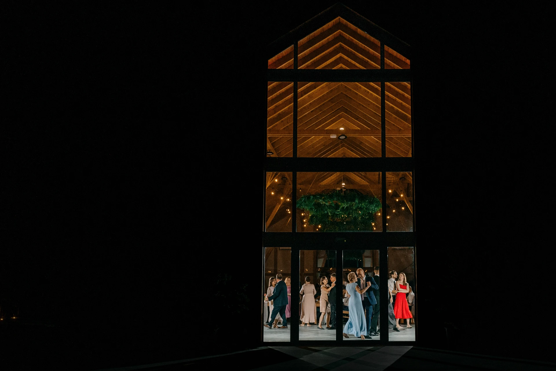 Stodoła na Urzeczu nocą