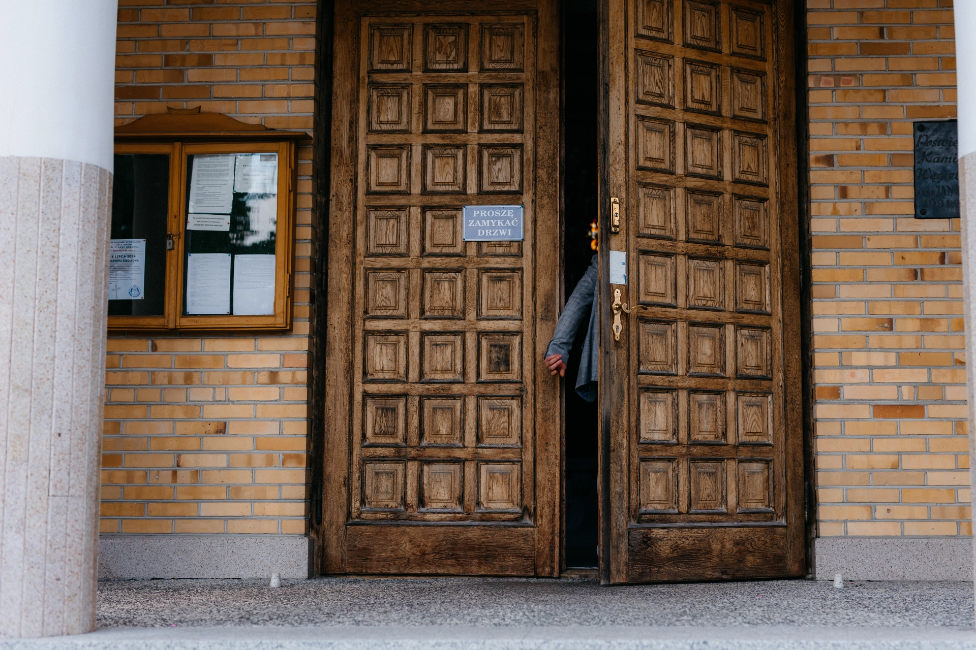 najlepsze zdjęcia ślubne kościół