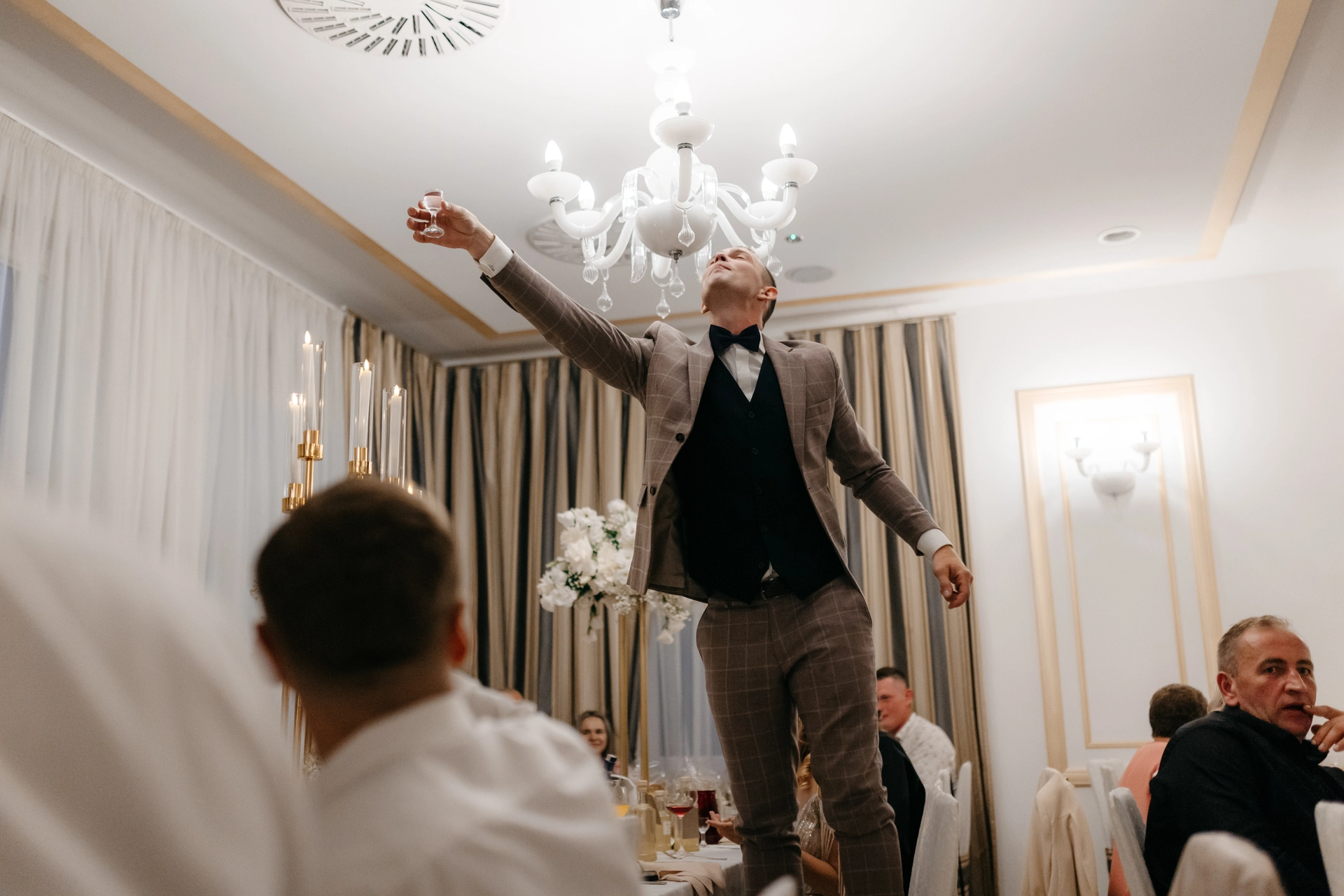 najlepsze zdjęcia ślubne toast