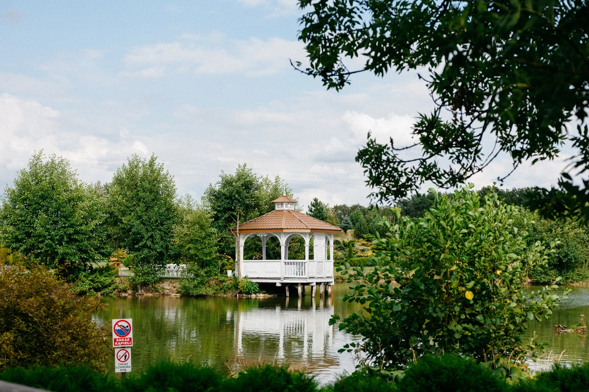 hotel czarny staw altana na śluby plenerowe cywilne