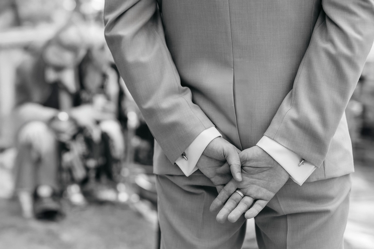 sielsko anielsko dłonie pana młodego